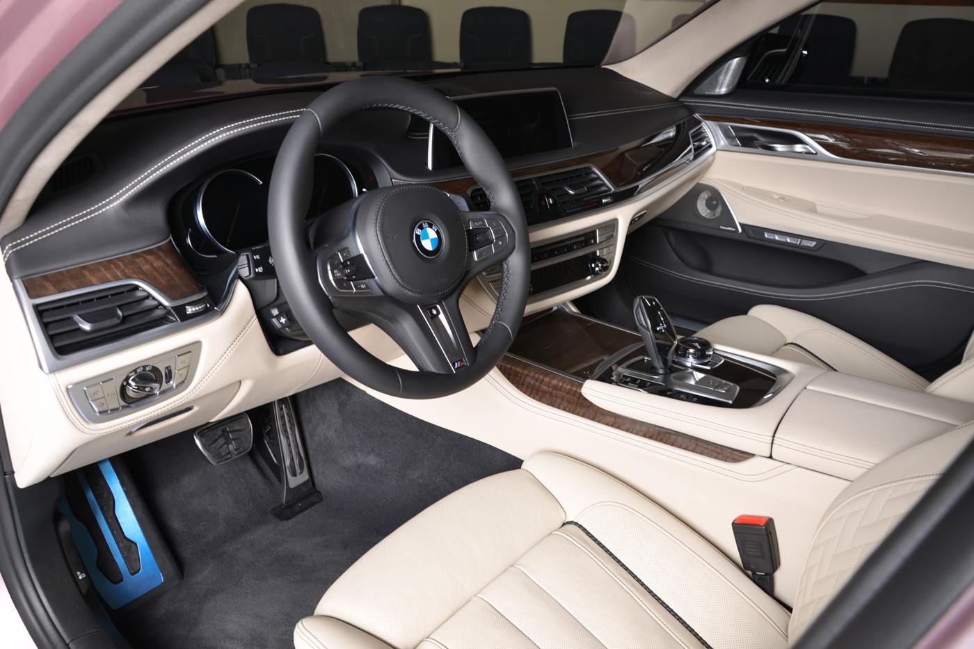 BMW Series 7from Abu Dhabi Motors