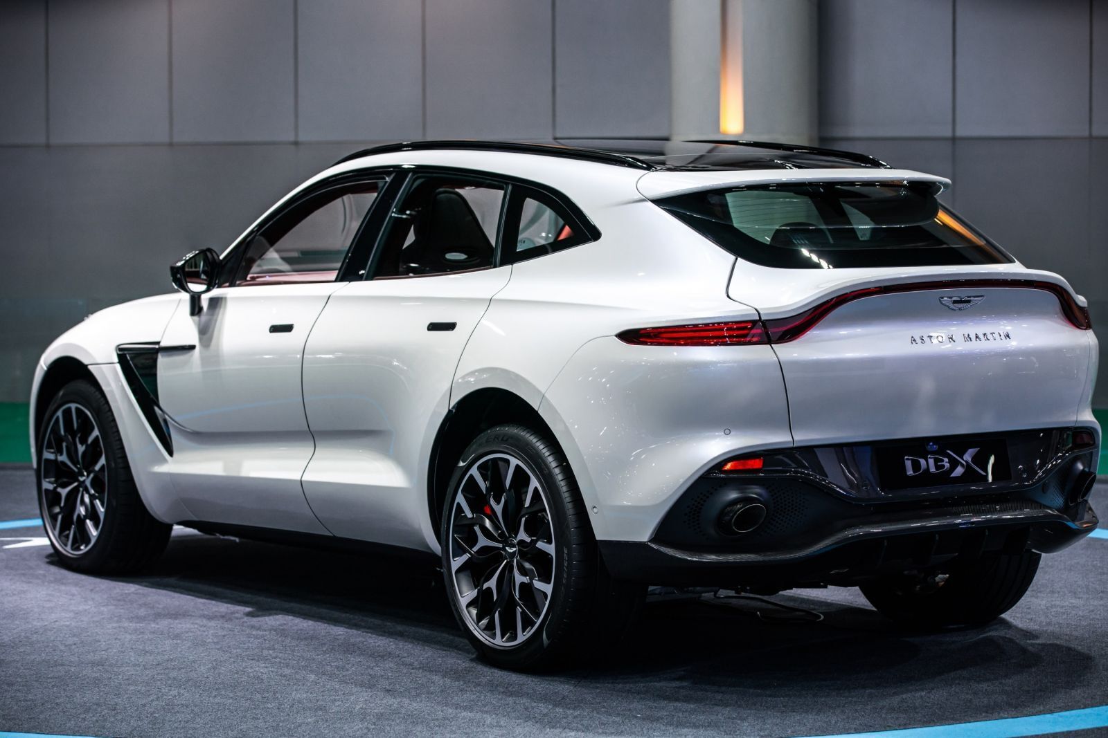 Aston Martin Motor Show 2020