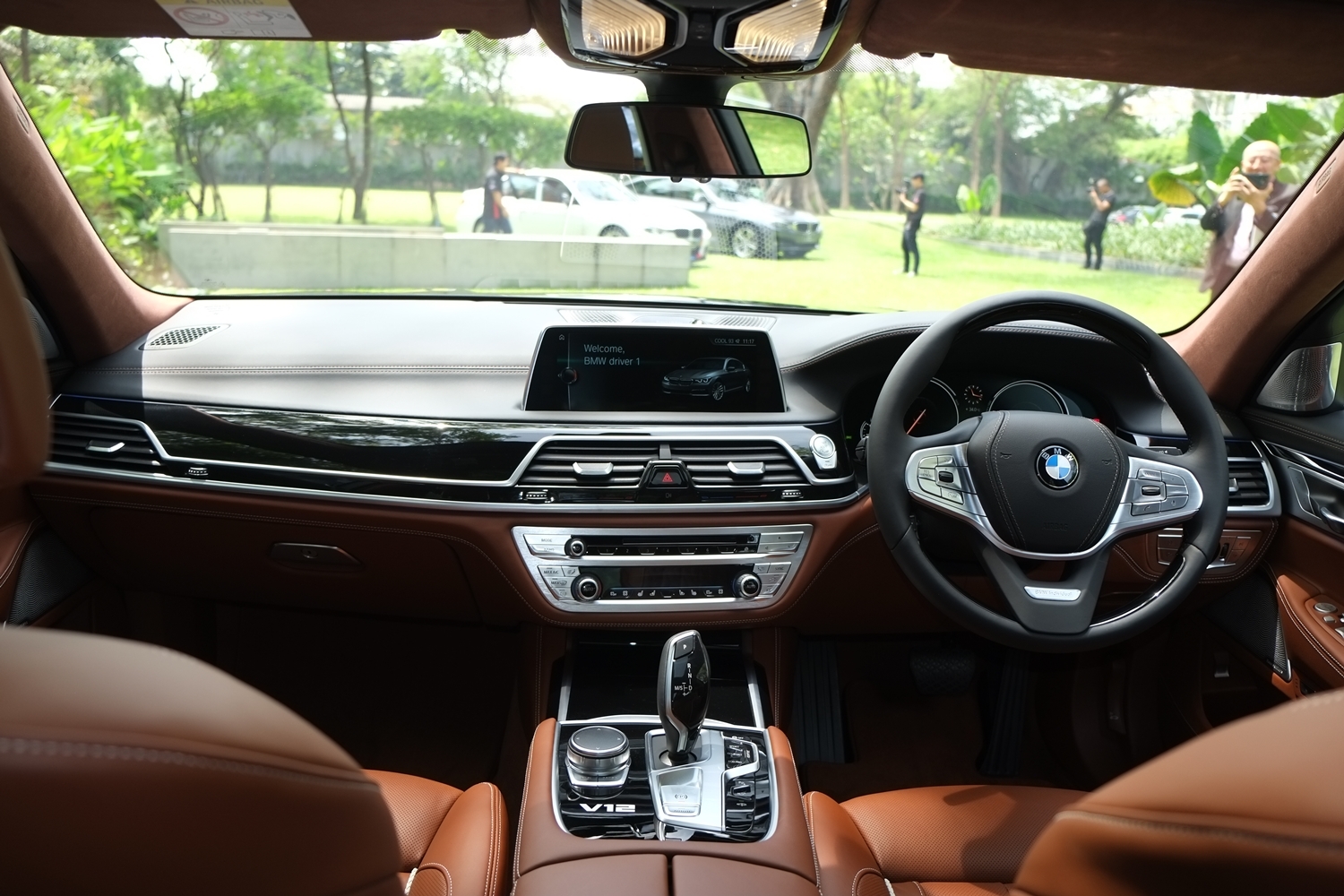 ภายใน BMW M760Li xDrive Model V12 Excellence