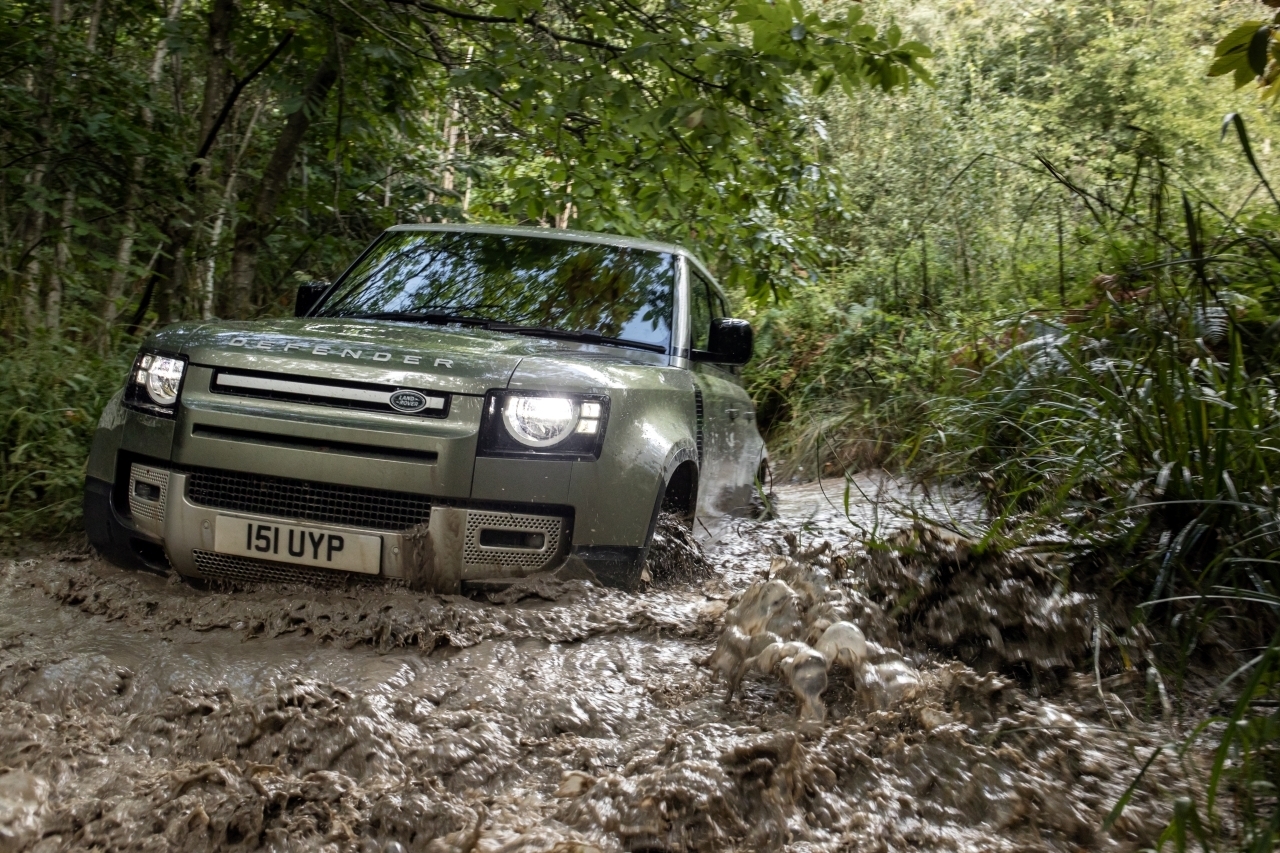 New Land Rover Defender Plug-In Hybrid 