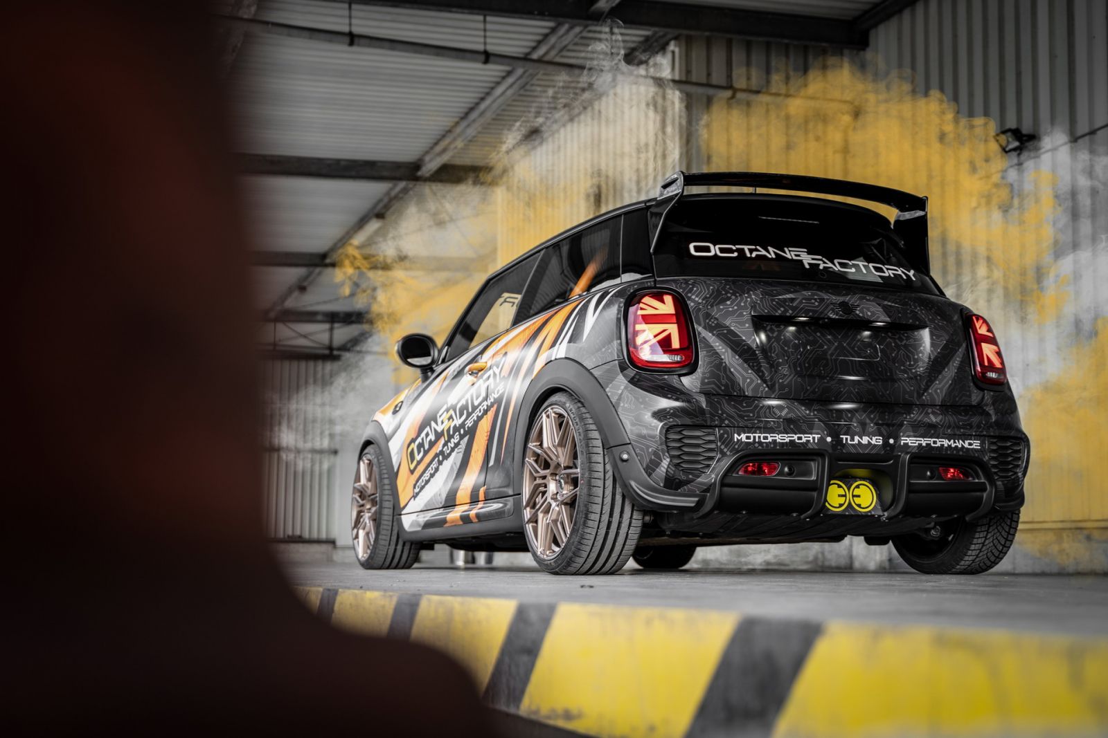 MINI Cooper SE by OctaneFactory and Barracuda Racing